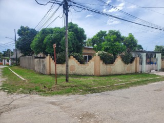 3 bed House For Sale in Willowdene, St. Catherine, Jamaica