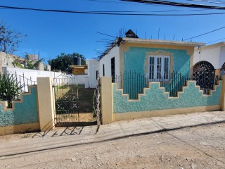 2 bed House For Sale in 3 East Greater Portmore, St. Catherine, Jamaica