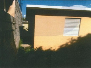 House For Sale in CAYMANAS GARDENS, St. Catherine Jamaica | [1]