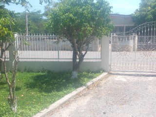 2 bed House For Rent in Old Harbour bay, St. Catherine, Jamaica