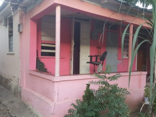 House For Sale in Hart Lane, Kingston / St. Andrew Jamaica | [1]
