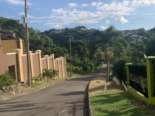 3 bed Apartment For Sale in East Oakridge Armour Heights complex, Kingston / St. Andrew, Jamaica