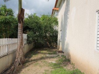 Townhouse For Sale in College Green, Kingston / St. Andrew Jamaica | [1]