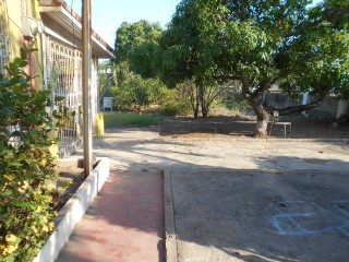 4 bed House For Sale in Lionel Town, Clarendon, Jamaica