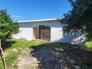 4 bed House For Sale in Homestead Park, St. Catherine, Jamaica