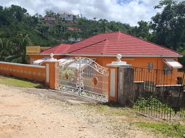 House For Sale in Claremont, St. Ann Jamaica | [9]