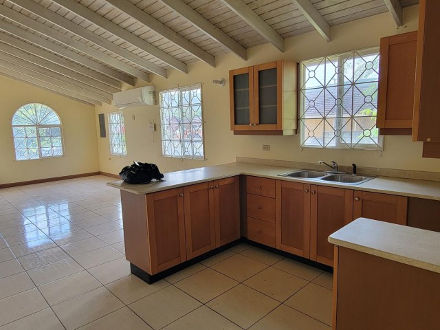 House For Sale in CORAL SPRING, Trelawny Jamaica | [5]
