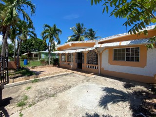 3 bed House For Sale in Mineral Heights, Clarendon, Jamaica