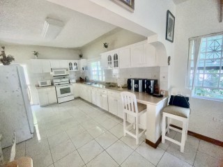 4 bed House For Sale in Alexander Park, St. Thomas, Jamaica
