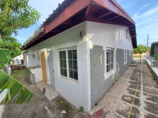 4 bed House For Sale in Hopedale, St. Catherine, Jamaica