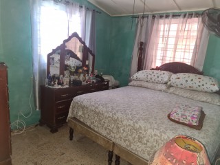 House For Sale in Pembroke Hall, Kingston / St. Andrew Jamaica | [6]