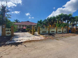 5 bed House For Sale - Merryvale Meadows Chateau, Clarendon, Jamaica