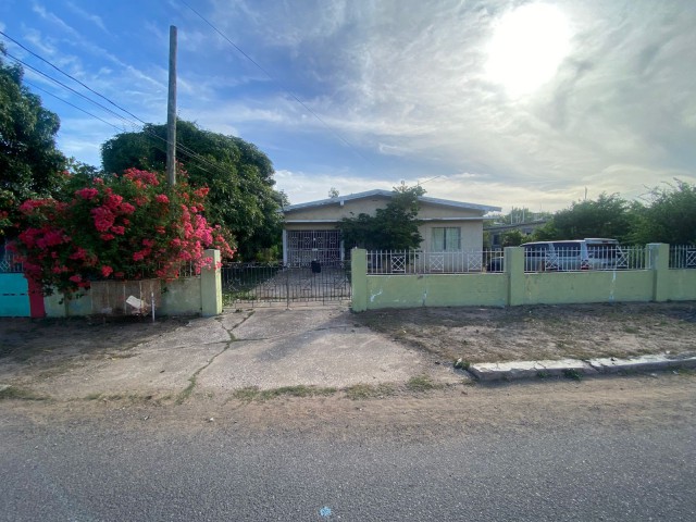 5 bed House For Sale - SPANISH TOWN, St. Catherine, Jamaica