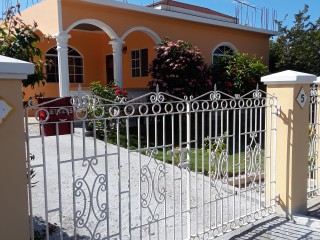 House For Sale in Bull Bay, Kingston / St. Andrew Jamaica | [10]