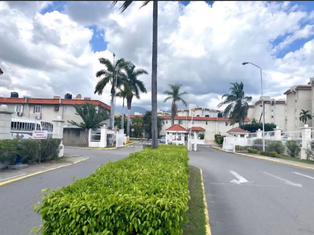 Apartment For Sale in Oaklands, Kingston / St. Andrew Jamaica | [12]