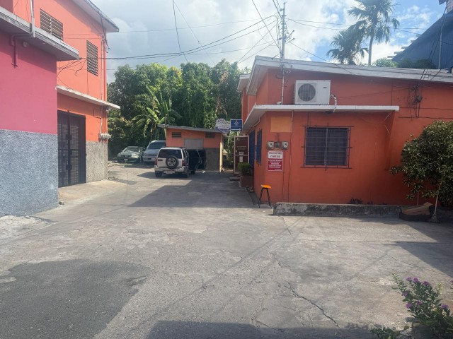 Commercial building For Rent - Constant Spring Road, Kingston / St. Andrew, Jamaica