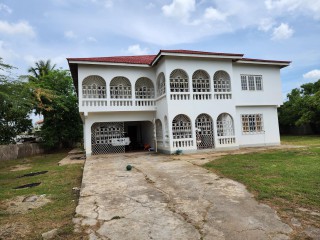 7 bed House For Sale in Denbigh, Clarendon, Jamaica