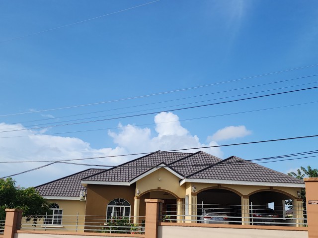 3 bed House For Sale - Twickenham Heights, St. Catherine, Jamaica