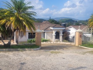 7 bed House For Sale in Mandeville, Manchester, Jamaica