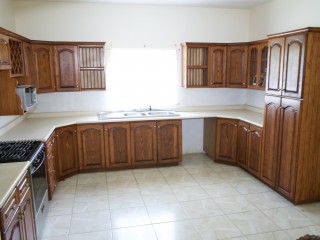 4 bed House For Sale in Santa Cruz, St. Elizabeth, Jamaica