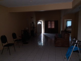 8 bed House For Sale in Vanfair, St. Catherine, Jamaica