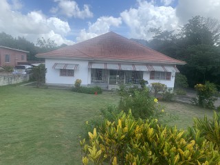 4 bed House For Sale in Mandeville, Manchester, Jamaica