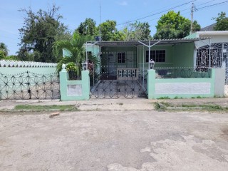 5 bed House For Sale in Eltham Meadows, St. Catherine, Jamaica