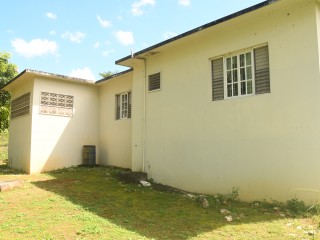 3 bed House For Sale in Santa Cruz, St. Elizabeth, Jamaica