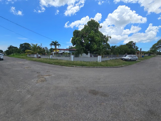 6 bed House For Sale - Leiba Gardens, St. Catherine, Jamaica
