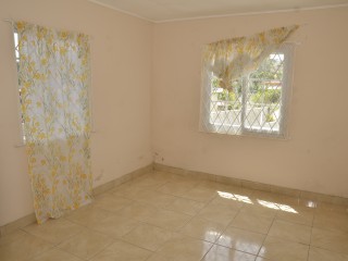 House For Sale in Chudleigh, Manchester Jamaica | [5]