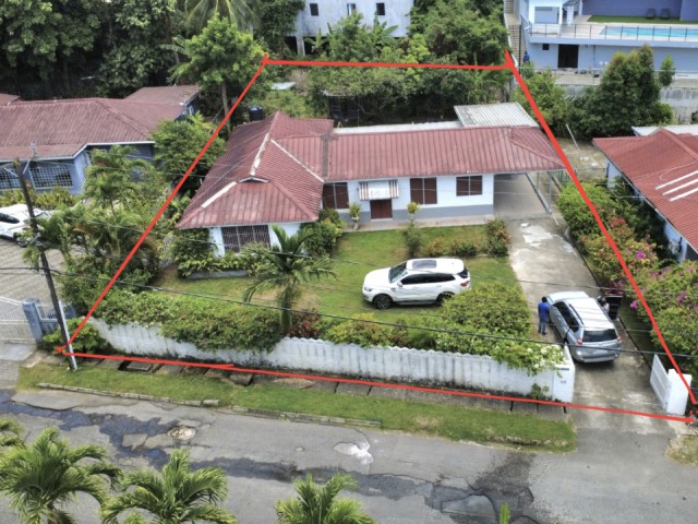 3 bed House For Sale - Graham Heights Birdsucker, Kingston / St. Andrew, Jamaica