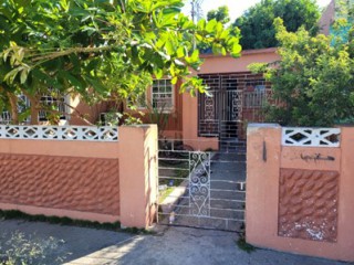 2 bed House For Sale in Portsmouth Portmore, St. Catherine, Jamaica