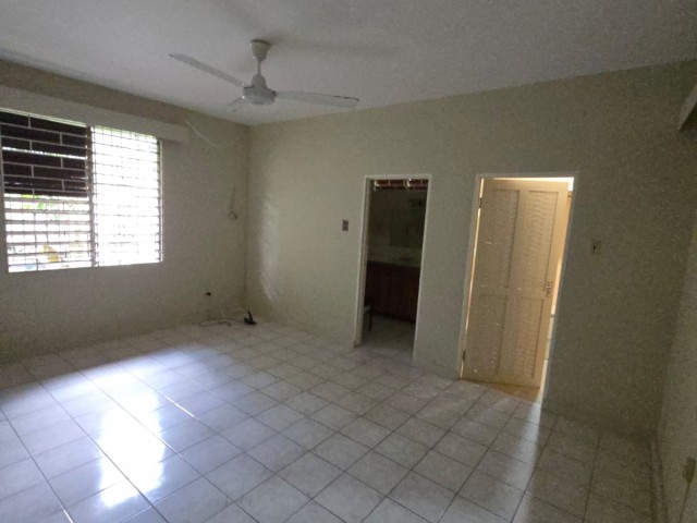 House For Sale in Graham Heights Birdsucker, Kingston / St. Andrew Jamaica | [8]