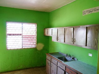 3 bed House For Sale in Santa Cruz, St. Elizabeth, Jamaica