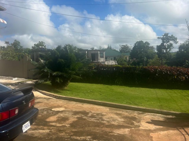 House For Sale in Mandeville, Manchester Jamaica | [4]