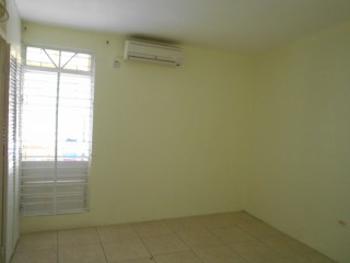 House For Rent in Roehampton Circle, Kingston / St. Andrew Jamaica | [8]