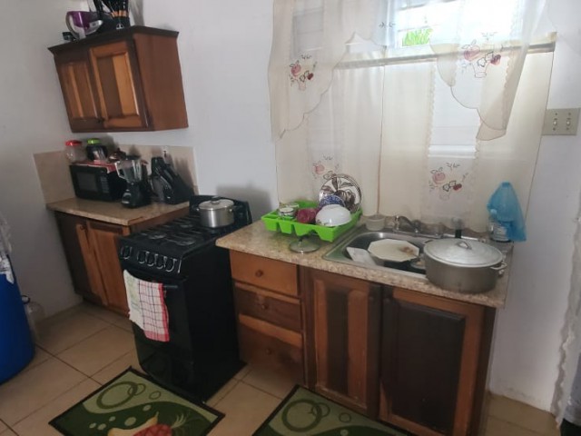 Townhouse For Sale in TWICKENHAM PARK SPANISH TOWN, St. Catherine Jamaica | [3]