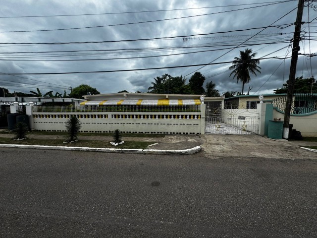 House For Sale in Ensom City, St. Catherine Jamaica | [8]