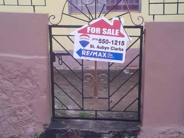 6 bed House For Sale - Mandeville, Manchester, Jamaica