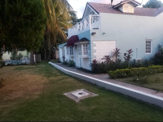 Townhouse For Rent in Kingston 6, Kingston / St. Andrew Jamaica | [12]