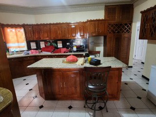 6 bed House For Sale in Johnson Hill Hellshire, St. Catherine, Jamaica