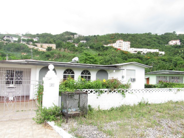 House For Sale in Meadowbrook Mews, Kingston / St. Andrew Jamaica | [10]
