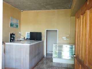 Commercial building For Sale in Santa Cruz, St. Elizabeth Jamaica | [4]