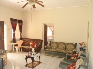 3 bed House For Sale in Santa Cruz, St. Elizabeth, Jamaica