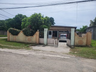 3 bed House For Sale in Willowdene, St. Catherine, Jamaica