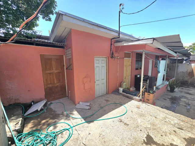 House For Sale in Stanton Street Woodford Park, Kingston / St. Andrew Jamaica | [9]