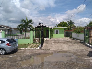 House For Sale in Innswood Village, St. Catherine Jamaica | [12]