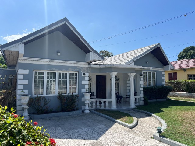4 bed House For Sale - Liguanea, Kingston / St. Andrew, Jamaica