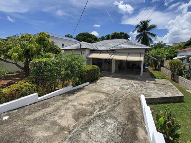 House For Sale in St Jago Gardens, St. Catherine Jamaica | [1]