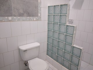 Flat For Rent in Tankerville  between Stadium n Beverly Hills, Kingston / St. Andrew Jamaica | [6]